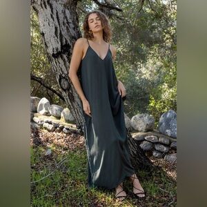 knee length dresses for ladies Women's Essential Flowy Sleeveless Maxi Dress main image 0